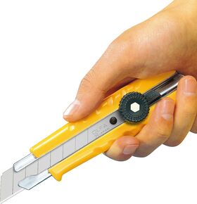 Фото OLFA 18 мм, сегментированное лезвие, трещеточный фиксатор, нож для тяжелых работ OL-L-1 купить в интернет-магазине МаксМастер.ру